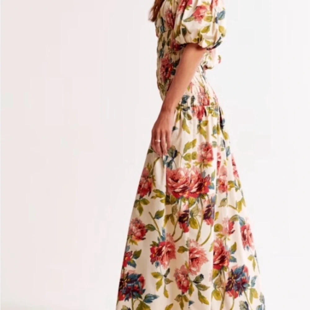 NWT Abercrombie & Fitch Smocked Drop-Waist Puff Sleeve Floral Maxi Size XL Tall - Picture 5 of 9